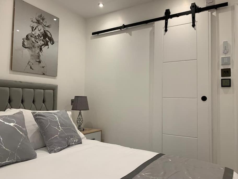 Apartment C, A One Bedroom Flat In South London Carshalton Kültér fotó